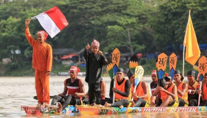 Pacu Jalur Riau Viral: Tarian Dikha Sedot Wisatawan, Ekonomi Melesat.