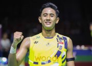Alwi Farhan Raih Debut Manis di Kejuaraan Dunia BWF 2025.