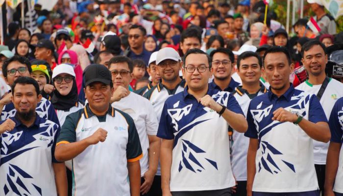 Peringati HUT ke-53, Petrokimia Gresik Gelar Jalan Sehat Meriah Bersama Warga