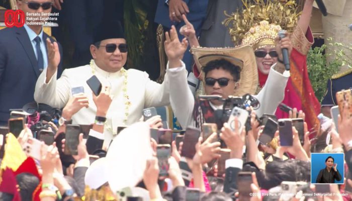 Suasana Meriah di Istana: Presiden Prabowo Turut Berjoget Saat Lagu “Tabola Bale” Diputar