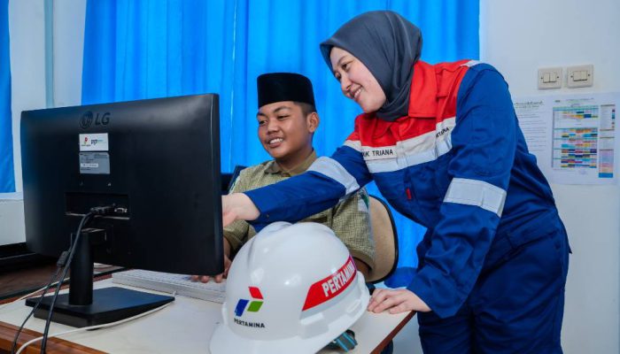 PGN Saka Tingkatkan Pendidikan Gresik: Pelatihan Pemuda, Digitalisasi Sekolah-Pesantren.