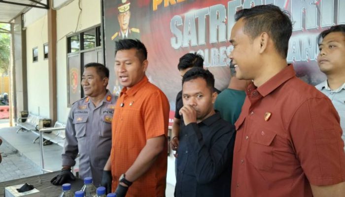 Polres Jombang Ungkap Peredaran Ratusan Botol Arak Ilegal, Satu Pelaku Ditangkap