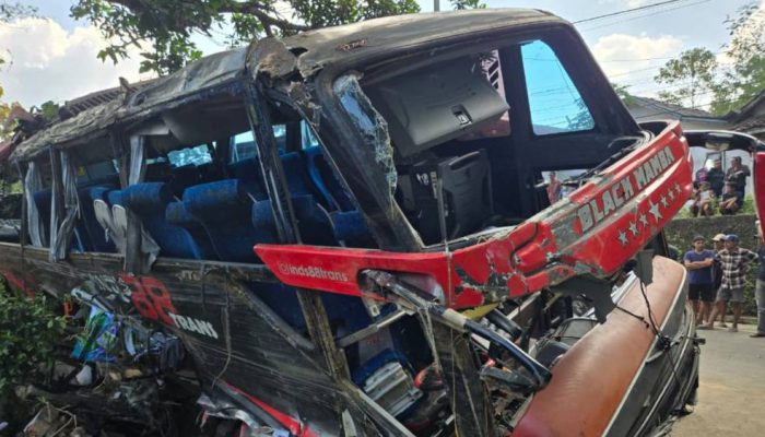 Bus Rombongan Karyawan RSBS Jember Kecelakaan di Probolinggo, 8 Orang Meninggal Dunia
