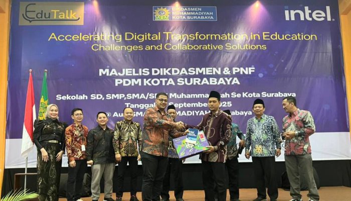 Axioo dan Intel Perkuat Literasi Digital Guru Muhammadiyah di Surabaya