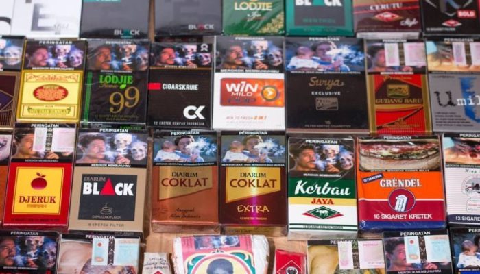 Ekonom UI Soroti Kenaikan Cukai Rokok: Efektif untuk Kesehatan, Berisiko Bagi Industri