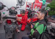 Dukung Ojol dan Keluarga, Pertamina Patra Niaga Berbagi di Surabaya