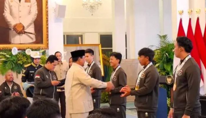 Presiden Prabowo Serahkan Bonus Rp465,25 Miliar kepada Atlet SEA Games 2025