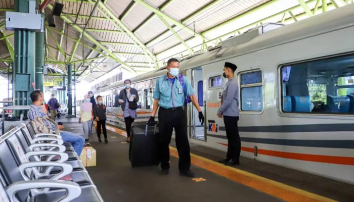 Ratusan Ribu Tiket Lebaran 2026 Terjual, KAI Imbau Masyarakat Pesan Lebih Awal