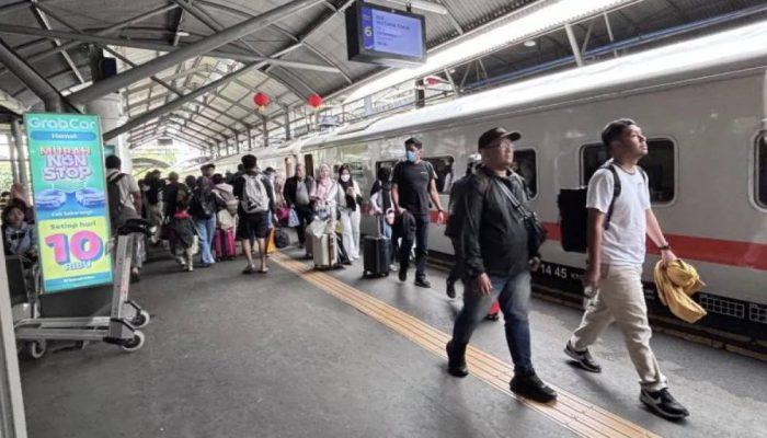 Libur Panjang Imlek 2026, KAI Daop 8 Surabaya Layani 42.668 Pelanggan di Hari Pertama