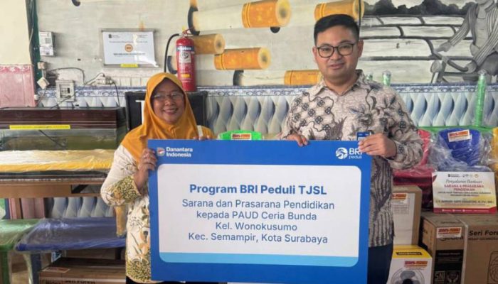 BRI Kertajaya Salurkan Bantuan Sarana Pendidikan Rp72 Juta ke PAUD Ceria Bunda