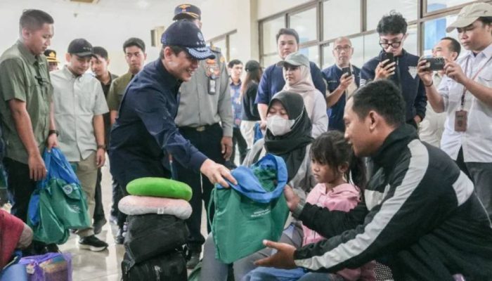 Menteri LH Pantau Jalur Mudik Semarang-Surabaya, Targetkan “Mudik Minim Sampah” 2026