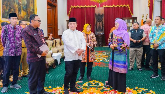 Industri Tumbuh Pesat, Khofifah Ajak BPN Jatim Lindungi Lahan Sawah Lewat Pemetaan LSD