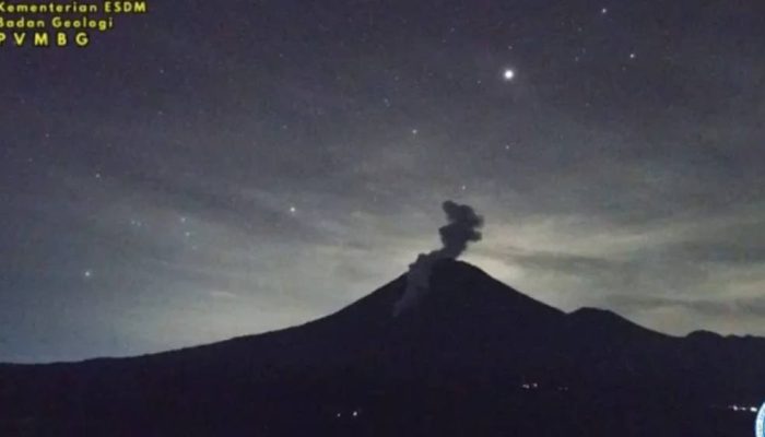 Gunung Semeru Erupsi 11 Kali, Letusan Terakhir Picu Awan Panas