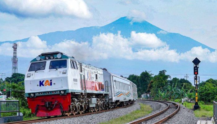 KAI Pastikan Seluruh Lokomotif Gunakan Biosolar B40, Dukung Energi Berkelanjutan