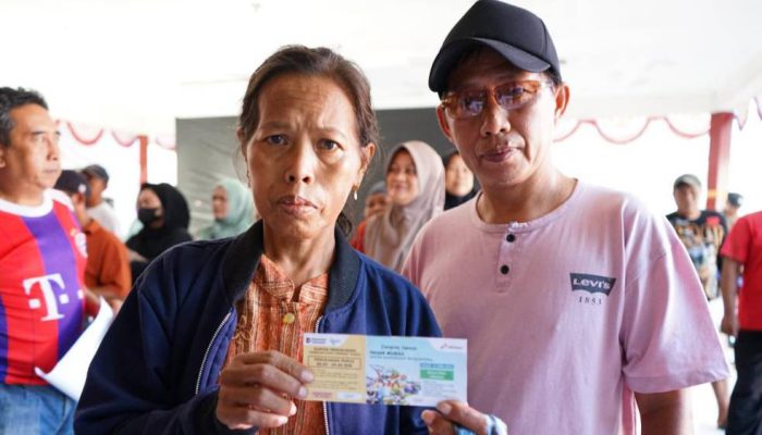 Wujud Kepedulian Sosial, Pertamina Patra Niaga Jatimbalinus Salurkan Paket Sembako Murah bagi Warga Jember