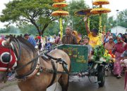 Menang Mobil dari Viu & Telkomsel, Warga Mantup Diarak dengan Tradisi Lokal