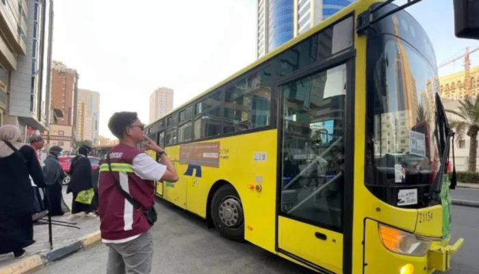 PPIH Perkuat Layanan Transportasi Jamaah dengan Petugas Halte 24 Jam