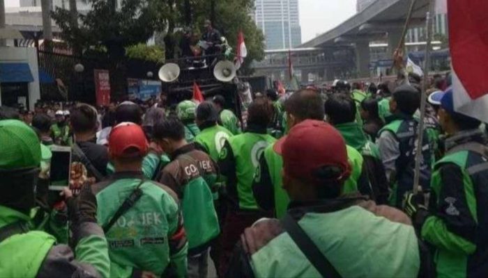 Ribuan Driver Ojol Jatim Siap Kepung Surabaya Besok, Tuntut UU Transportasi Online