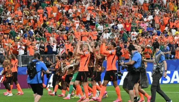Usai Bungkam Swedia 5-1, De Jong Kritik Balik Pengamat Sepak Bola