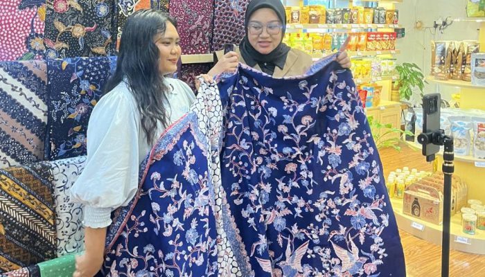 SIG Dorong 580 UMKM Naik Kelas, Rumah BUMN Rembang Catat Transaksi Rp6,9 Miliar