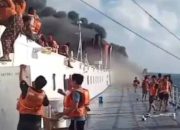 KMP Mutiara Santosa 2 Terbakar di Perairan Utara Madura, Tim SAR Evakuasi Sekitar 250 Penumpang