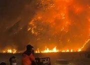 Api Terus Meluas, Wisata Gunung Bromo Ditutup Mulai Sabtu Malam