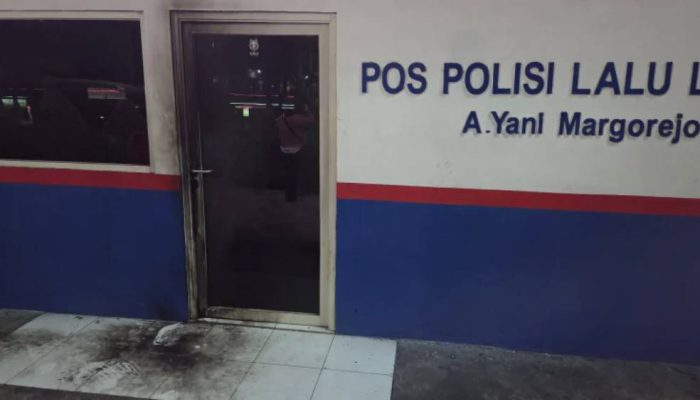 Diduga Dilempar Bom Molotov, Pos Polisi Margorejo Terbakar