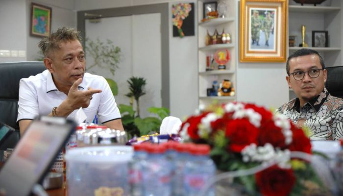 Serahkan Sertifikat Lahan, Pemkab Mamuju Tengah Siap Bangun Sekolah Rakyat Permanen