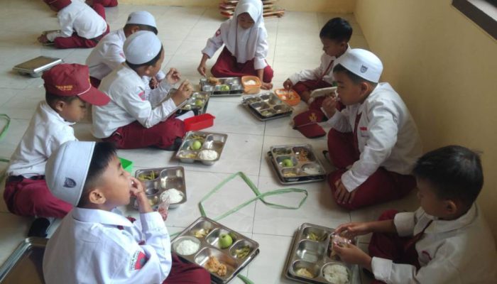 Badan Gizi Nasional Efisiensi Anggaran Rp30 Triliun, Pagu MBG 2027 Disepakati Rp240,20 Triliun