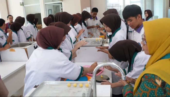Dorong Kualitas Vokasi dan Wirausaha Muda, Bogasari Jalin Kerja Sama Strategis dengan SMKN 2 Pandeglang