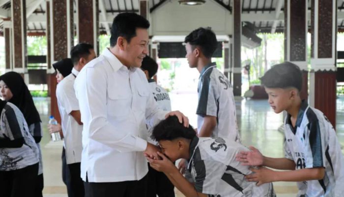 Bupati Sidoarjo Subandi Dorong Atlet Berprestasi Tetap Utamakan Pendidikan