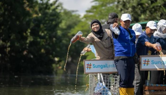 350 Peserta Bersihkan Kali Tebu Surabaya, 3,12 Ton Sampah Diangkut