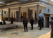 Penggerebekan Rumah Diduga Sarang Sabu di Pamekasan, Pemilik Kabur
