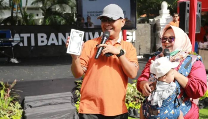 Rezeki dari Struk Belanja, Warga Banyuwangi Menang Umrah dan Sepeda Motor