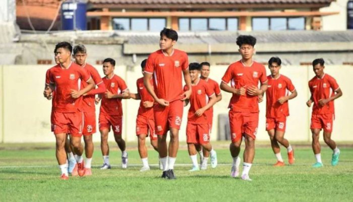 Leonard Tupamahu Siapkan Rotasi Deltras FC di League Cup 2026/27