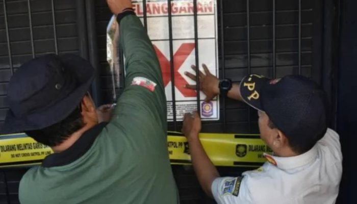Penjualan Miras Tak Sesuai Izin, 15 Toko di Surabaya Disegel